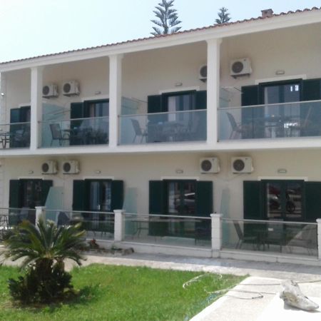 Umbrella Beach Apartments Kávos Exteriér fotografie