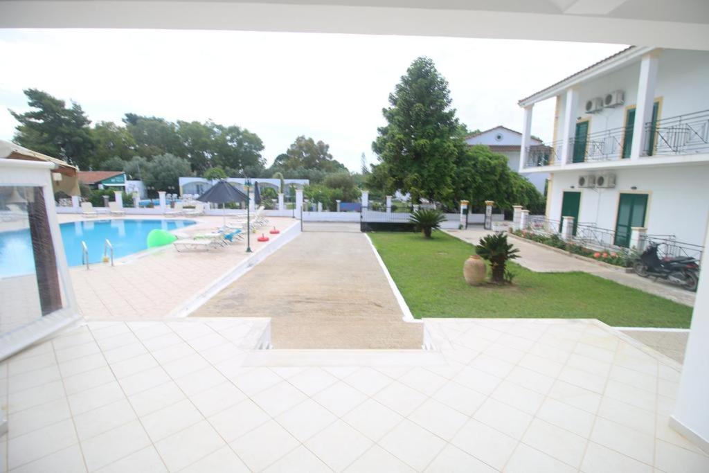 Umbrella Beach Apartments Kávos Exteriér fotografie